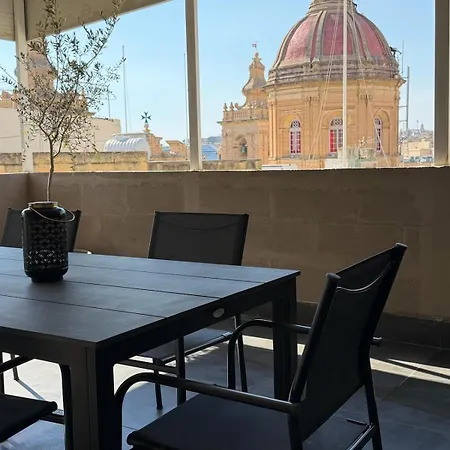 Rooftop Townhouse Near Valletta Ferry By Aureum *