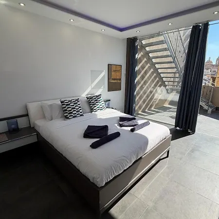 Cardinal Rooftop Townhouse By Aureum 펜션 비르구